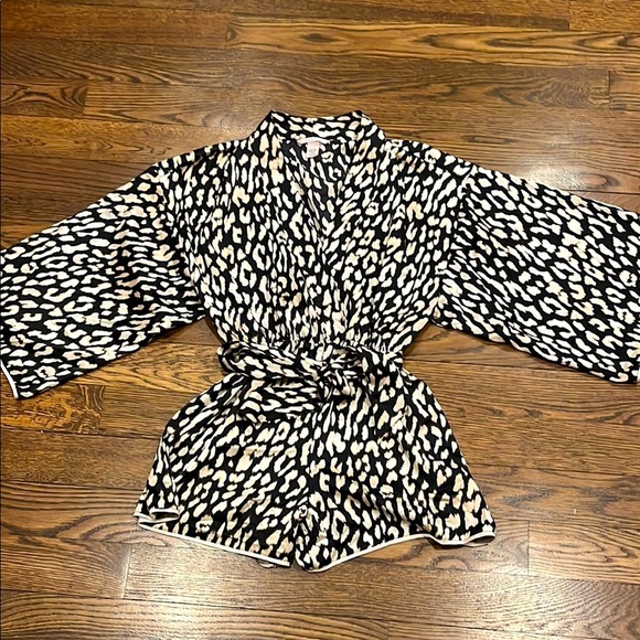 Victorias Secret XS Leopard Print Kimono Romper on - Picture 2 of 2